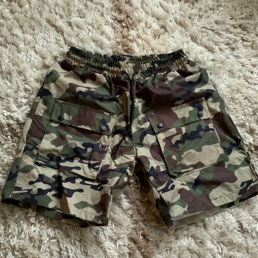 windbreaker Outdoors camouflage shorts